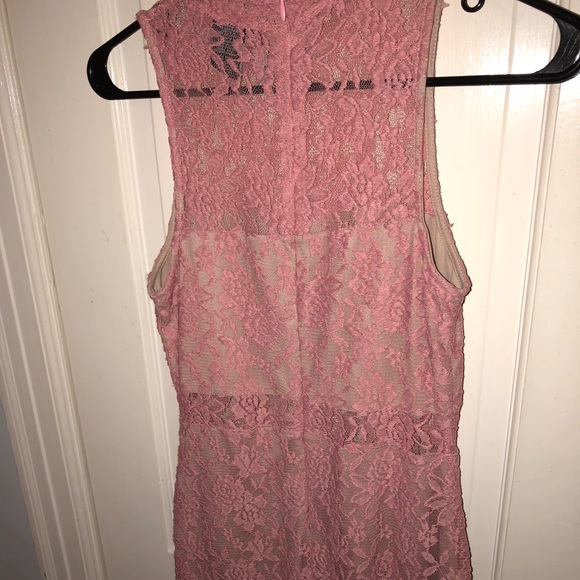 Lace dress - Picture 2 of 4